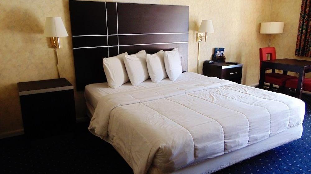 Oceanside Lodge Marmora Екстер'єр фото