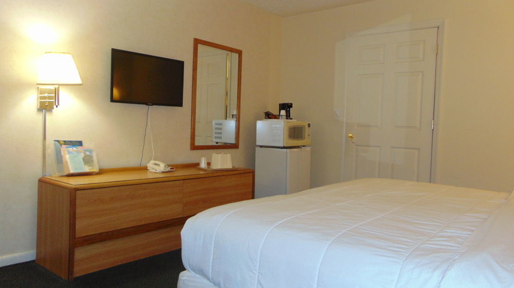 Oceanside Lodge Marmora Екстер'єр фото